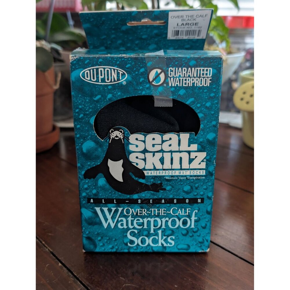 SealSkinz All-Season Over-The-Calf Waterproof Socks Large Black